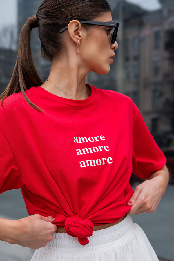 Koszulka oversize z nadrukiem Amore Amore Amore  Kolor czerwony 1