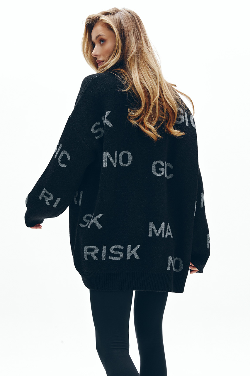 Sweter oversize z haftem NO RISK NO MAGIC w kolorze czarnym 6